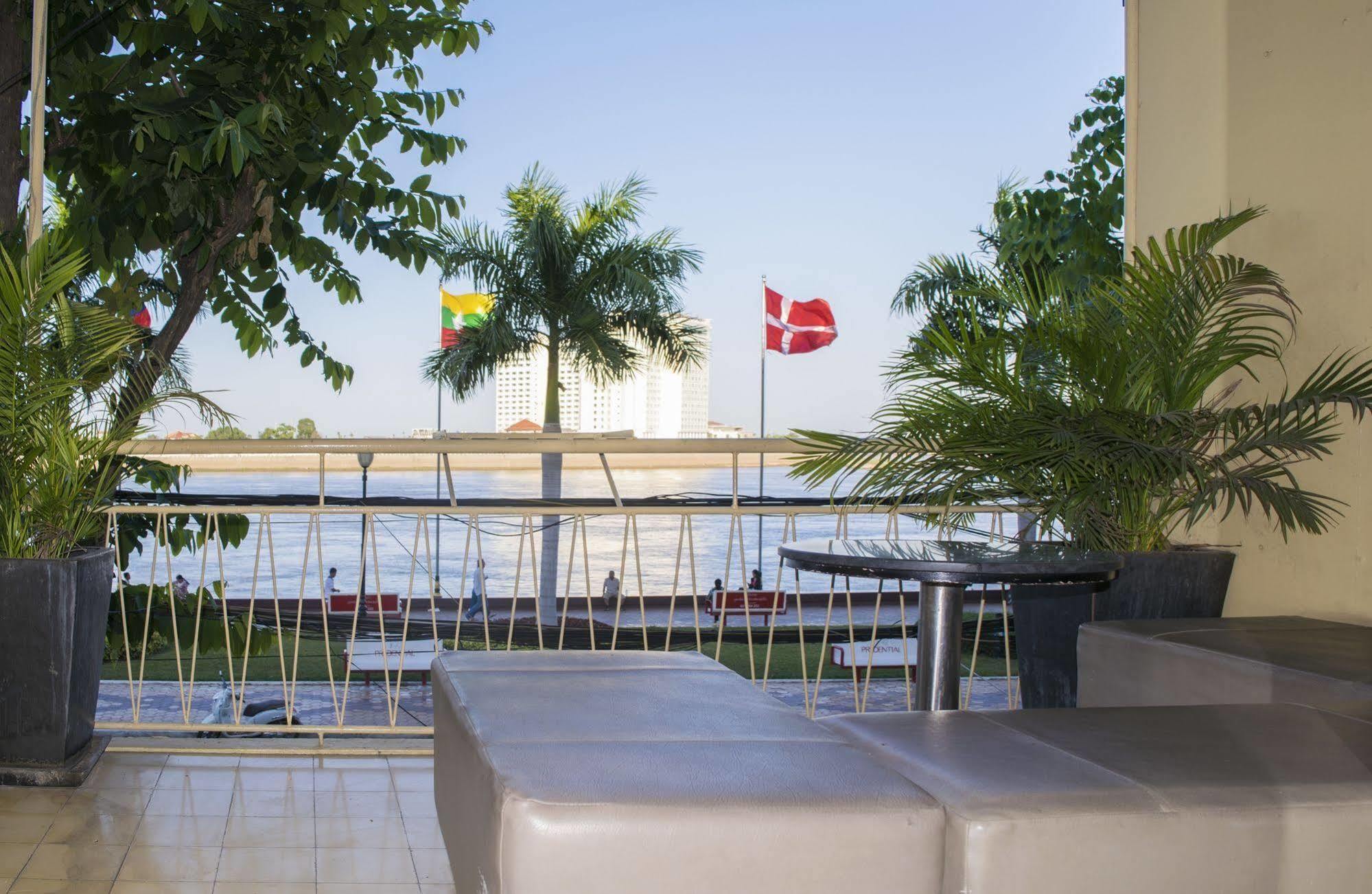 Fcc Phnom Penh Boutique Hotel Luaran gambar